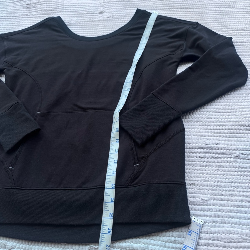Athleta Black Curved Seam Pocket Pullover Sweatshirt Size S - Picture 2 of 11
